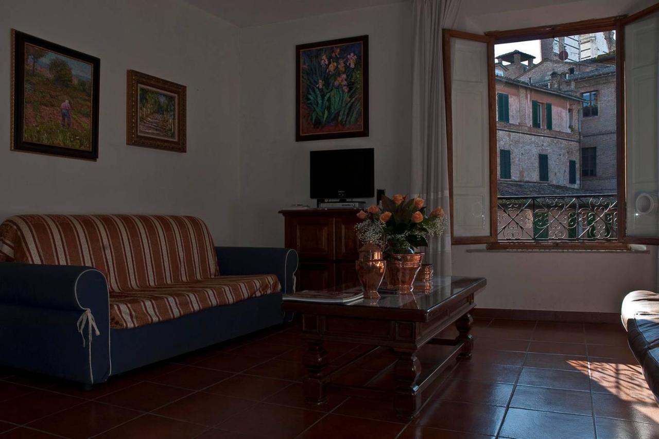 B&B Simonetta Siena Bagian luar foto