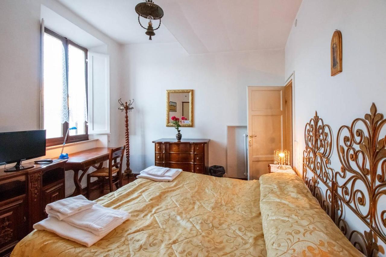 B&B Simonetta Siena Bagian luar foto