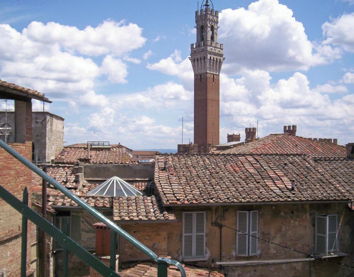 B&B Simonetta Siena Bagian luar foto