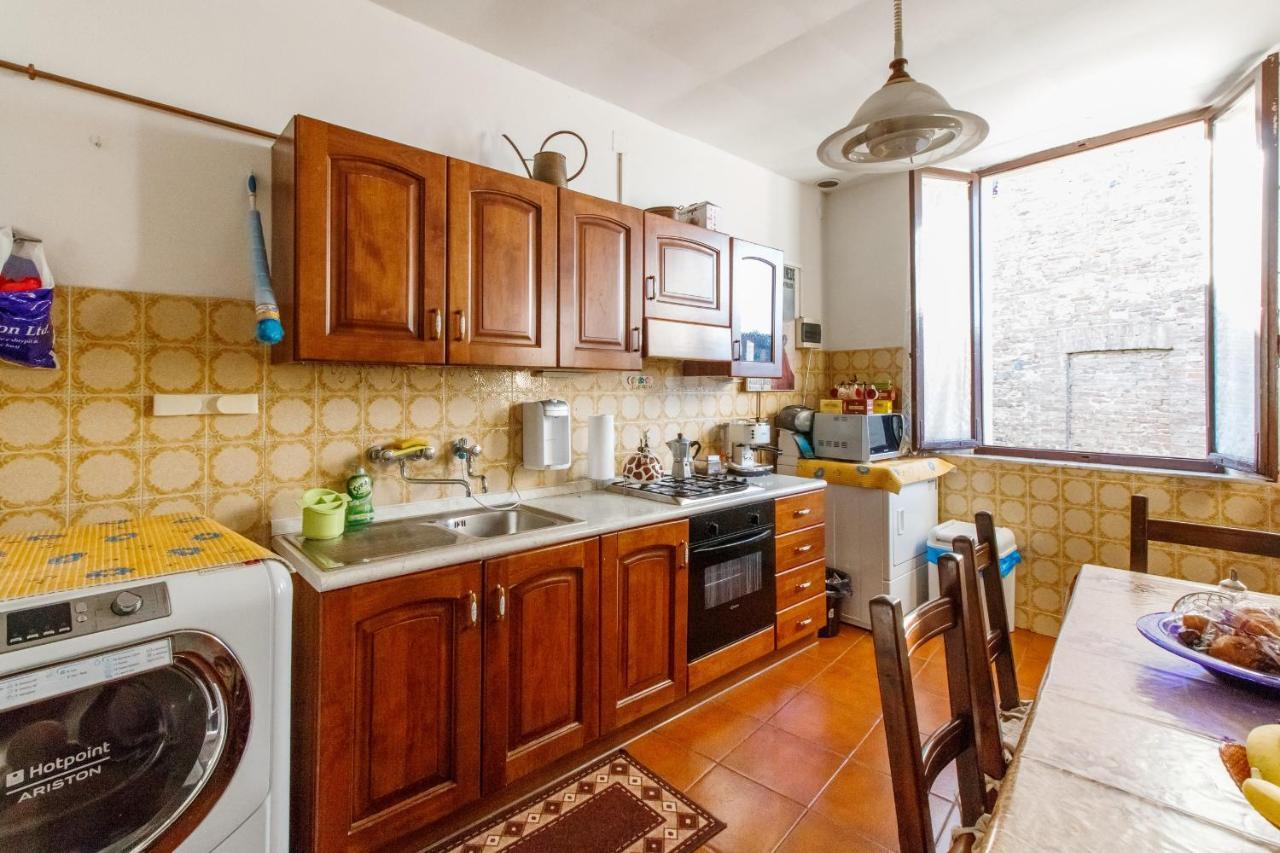B&B Simonetta Siena Bagian luar foto