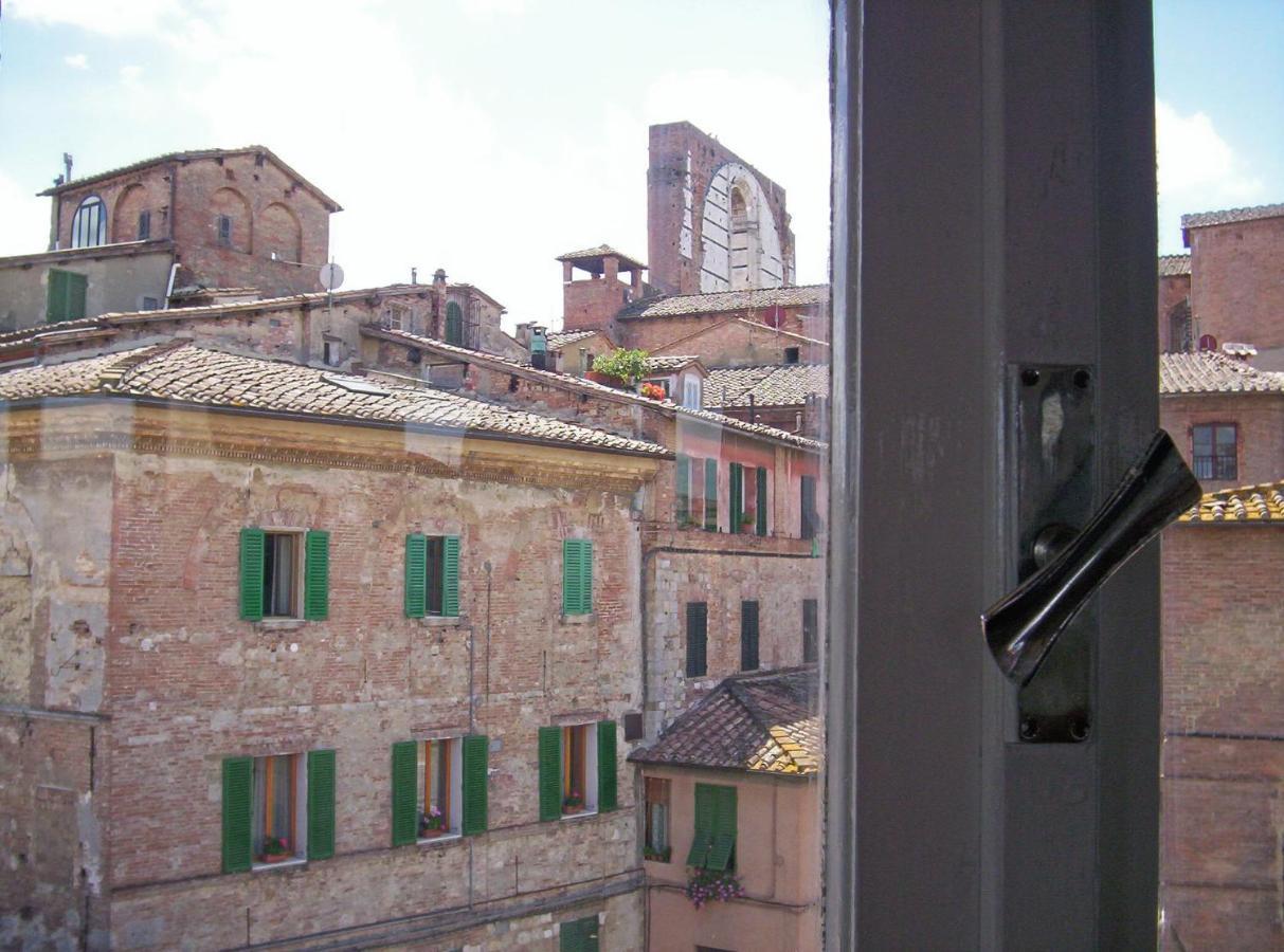 B&B Simonetta Siena Bagian luar foto